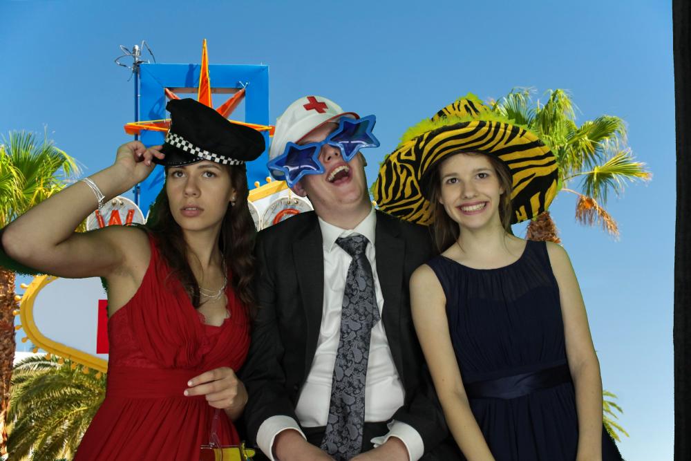 Christ School Prom | View more photos from the event at gallery.myphotoboothexperience.co.uk/u/MyPhotoBoothExperienceLtd/Christ-School-Prom